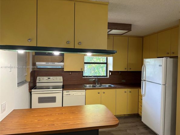 1411 SW 24th Ct, Fort Lauderdale FL 33315