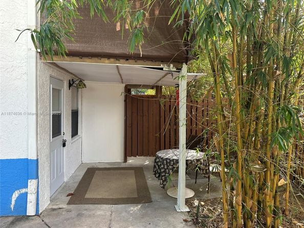 1411 SW 24th Ct, Fort Lauderdale FL 33315