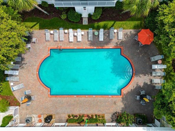 400 S Cypress Rd 424, Pompano Beach FL 33060