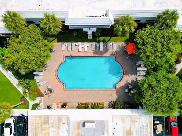 400 S Cypress Rd 424, Pompano Beach FL 33060