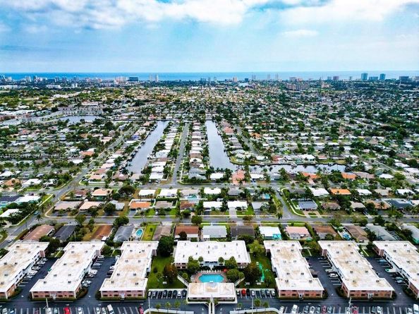 400 S Cypress Rd 424, Pompano Beach FL 33060