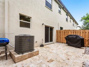 2781 NW 55th Way, Lauderhill FL 33313