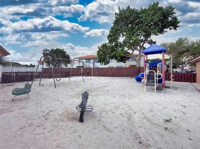 14911 SW 80th St 221, Miami FL 33193