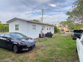 1430 NW 7th St, Fort Lauderdale FL 33311