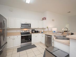 961 NE 36th Ave, Homestead FL 33033