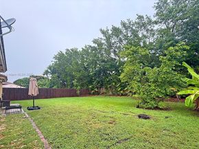 961 NE 36th Ave, Homestead FL 33033