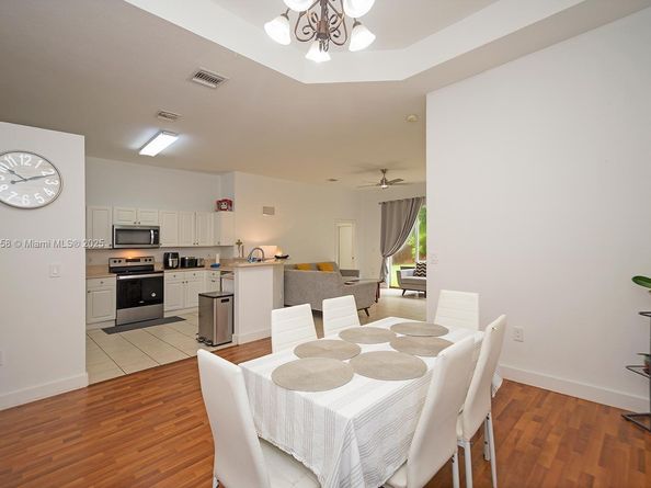 961 NE 36th Ave, Homestead FL 33033