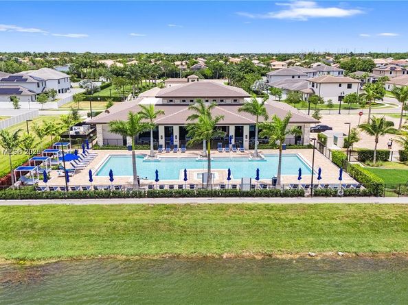 4407 SW 175th Ave, Miramar FL 33029