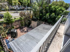 928 NE 27th Ave, Hallandale Beach FL 33009