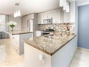 928 NE 27th Ave, Hallandale Beach FL 33009