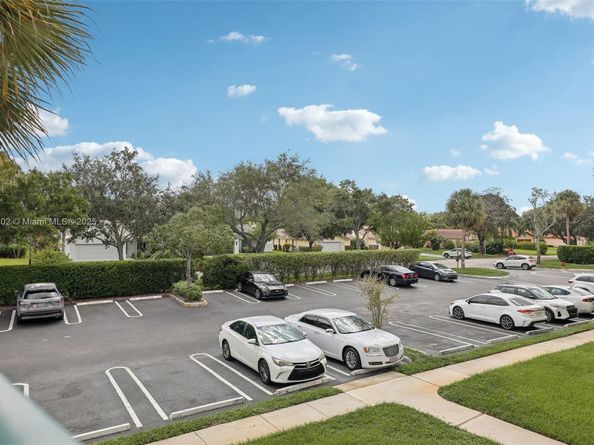 915 Riverside Dr 523, Coral Springs FL 33071