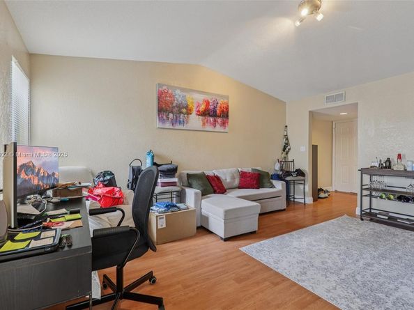 915 Riverside Dr 523, Coral Springs FL 33071