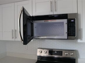 1301 NE 191st St F407, Miami FL 33179