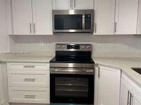 1301 NE 191st St F407, Miami FL 33179