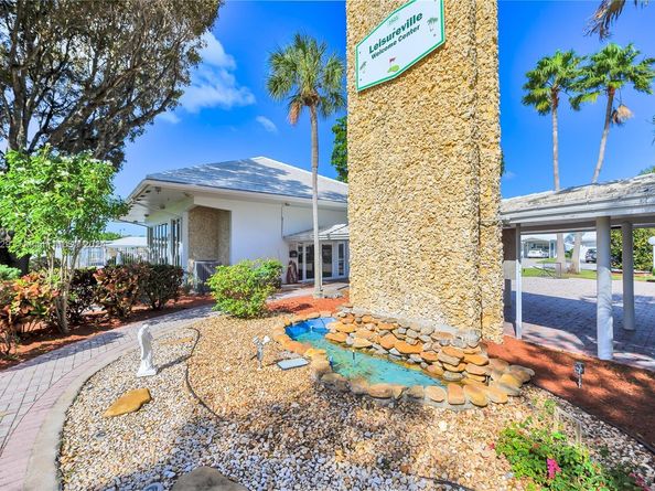 2851 W Golf Blvd, Pompano Beach FL 33064