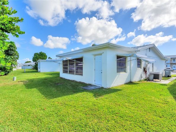 2851 W Golf Blvd, Pompano Beach FL 33064