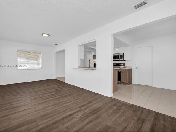 2851 W Golf Blvd, Pompano Beach FL 33064