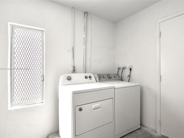 2851 W Golf Blvd, Pompano Beach FL 33064