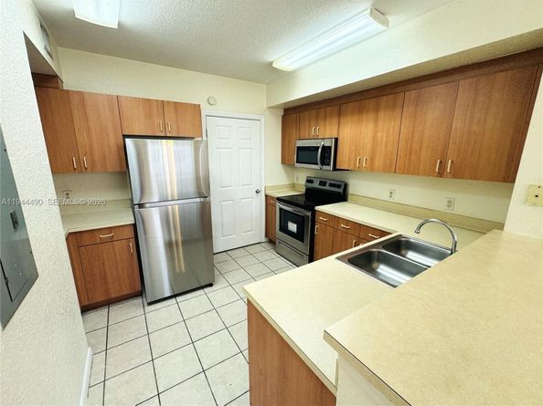 705 Belmont Ln 705, North Lauderdale FL 33068