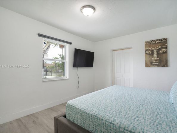 7400 SW 37th St, Miami FL 33155
