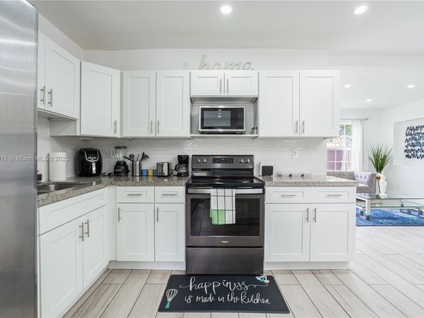 7400 SW 37th St, Miami FL 33155