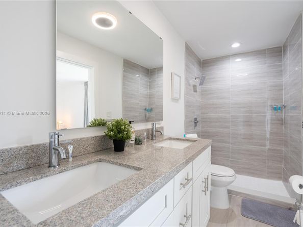 7400 SW 37th St, Miami FL 33155