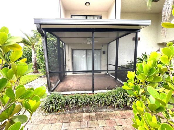 721 SE 1st Way B18, Deerfield Beach FL 33441