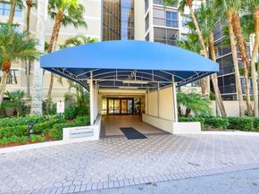 16300 Golf Club Rd Apt 317, Weston FL 33326