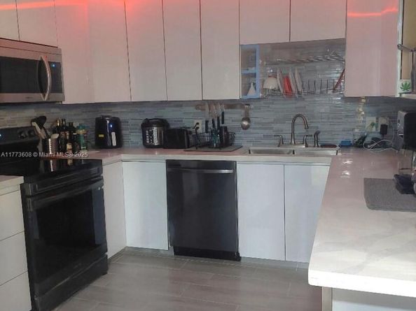 16300 Golf Club Rd Apt 317, Weston FL 33326