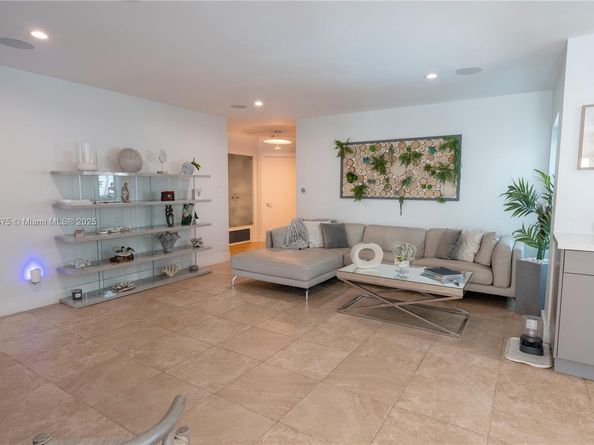 2711 NE 57th Ct, Fort Lauderdale FL 33308