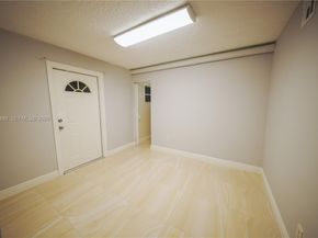 5445 W 27th Ln, Hialeah FL 33016