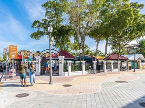 67 NE 44th St, Miami FL 33137