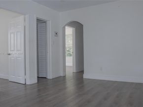 3376 NW 49th St, Miami FL 33142