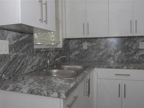 3376 NW 49th St, Miami FL 33142