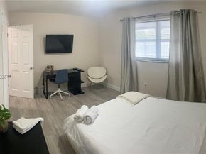 2223 Liberty St, Hollywood FL 33020