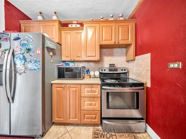 3825 NW 193rd Ter, Miami Gardens FL 33055