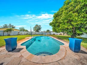 3825 NW 193rd Ter, Miami Gardens FL 33055