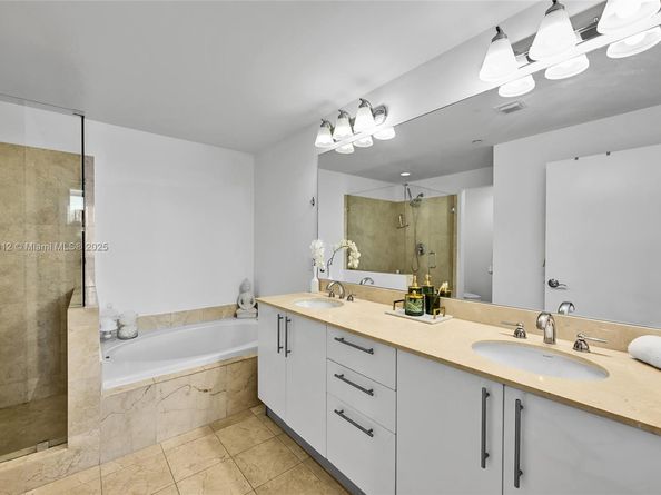 3330 NE 190th st 1217, Aventura FL 33180