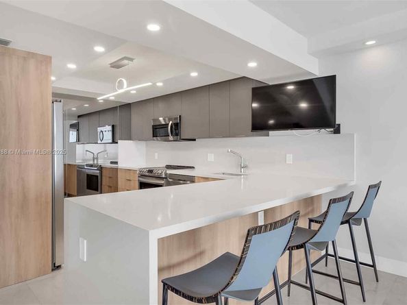 3 Grove Isle Dr C1407, Coconut Grove FL 33133