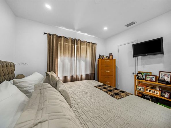 1980 NE 173rd St, North Miami Beach FL 33162