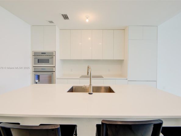 700 NE 24th St 903, Miami FL 33137