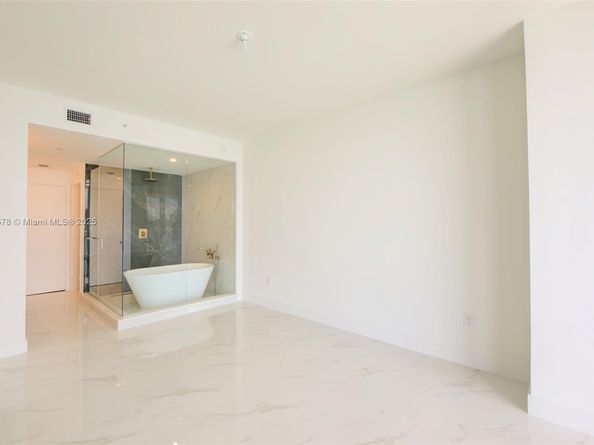 700 NE 24th St 903, Miami FL 33137
