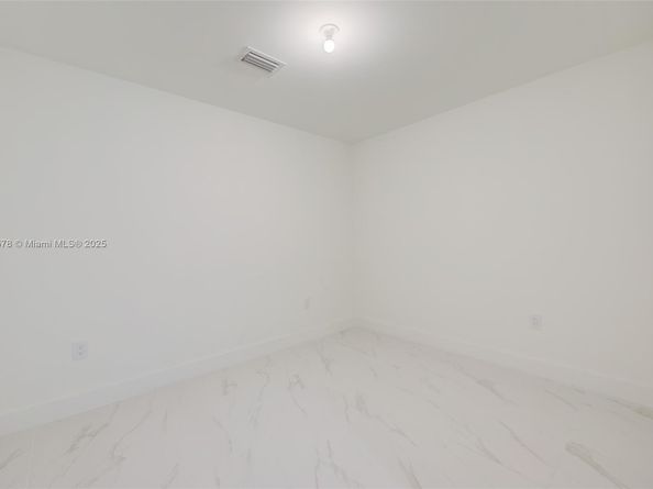 700 NE 24th St 903, Miami FL 33137