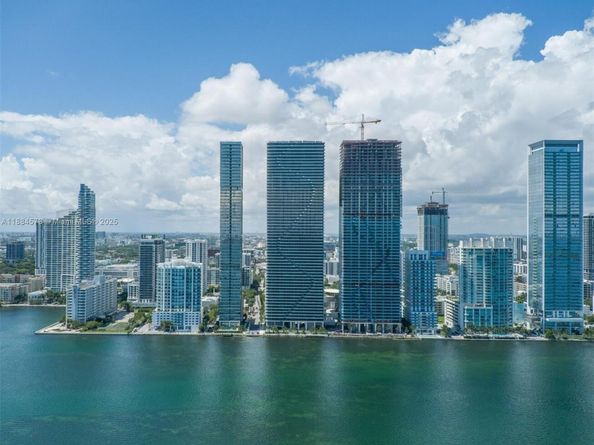 700 NE 24th St 903, Miami FL 33137