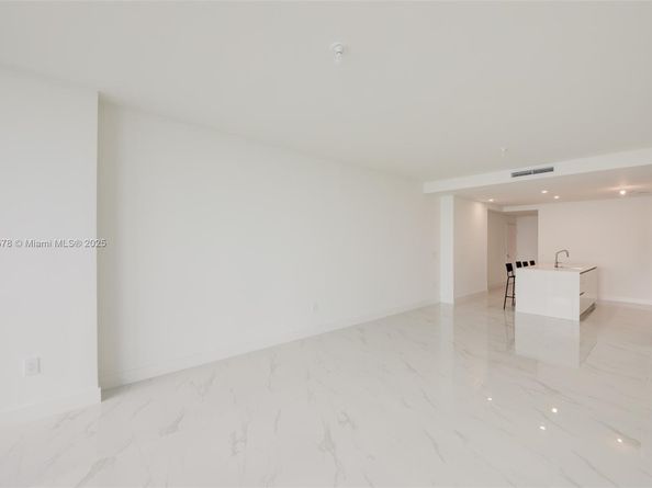 700 NE 24th St 903, Miami FL 33137