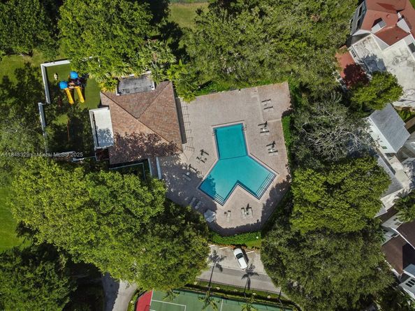 20251 W Oak Haven Cir, Miami FL 33179