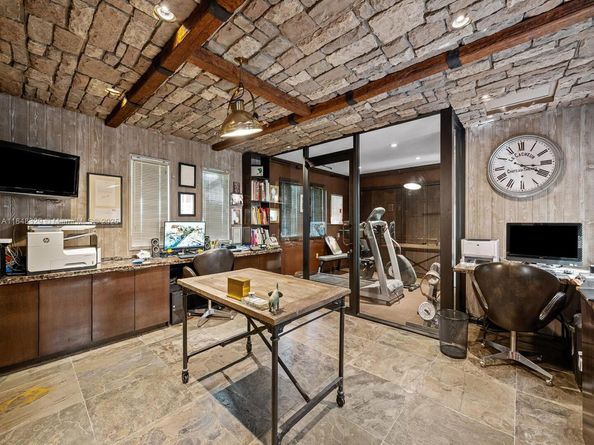 20251 W Oak Haven Cir, Miami FL 33179