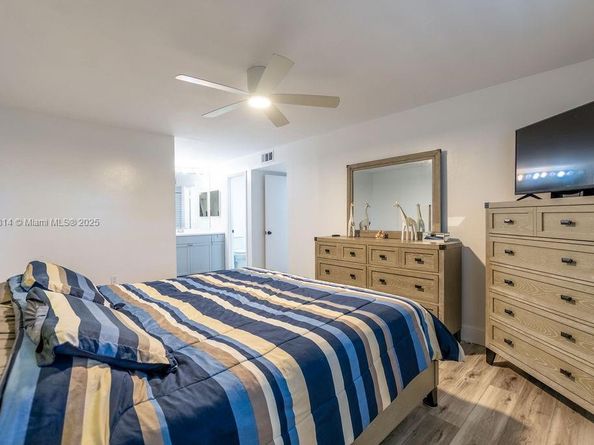 929 NE 199th St 203, Miami FL 33179