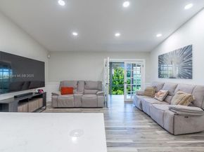 929 NE 199th St 203, Miami FL 33179