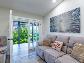 929 NE 199th St 203, Miami FL 33179